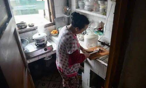 法务助残 干5年保姆被辞退 是否能讨要经济补偿金