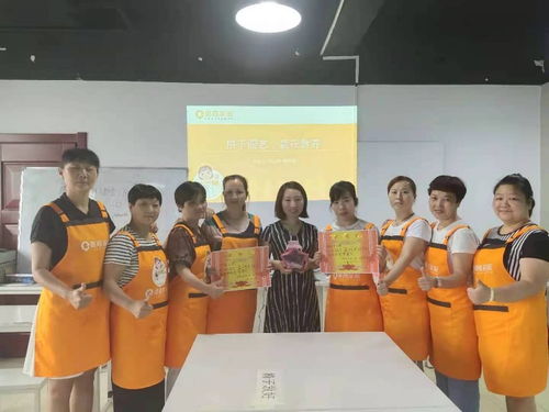 图 西安奥商家服提供月嫂育婴师保姆服务 专业培训月嫂育婴师催乳师 西安家政